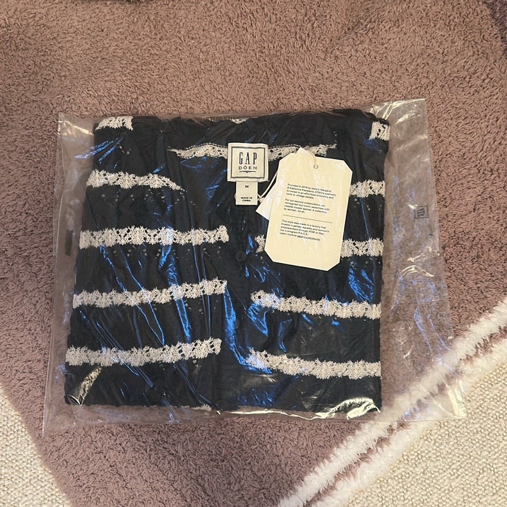 NWT GAP × DÔEN Linen-Blend Cardigan in Navy Blue, Medium - Picture 4 of 5